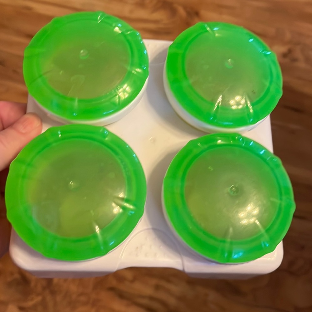 Munchkin BPA free freezer refrigerator baby food storage silicone screw cap tray